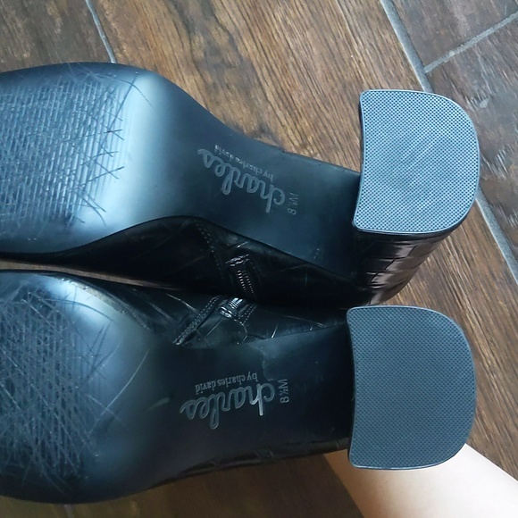 Charles by Charles David Black Crocodile Embossed Teigan Boots - 8.5 - Picture 8 of 8